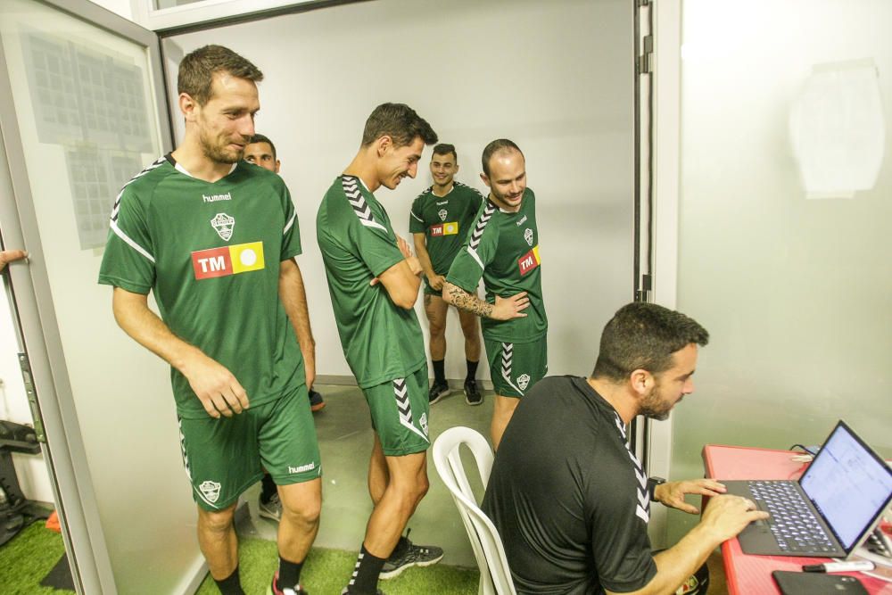 Los jugadores del Elche pasan las pruebas médicas