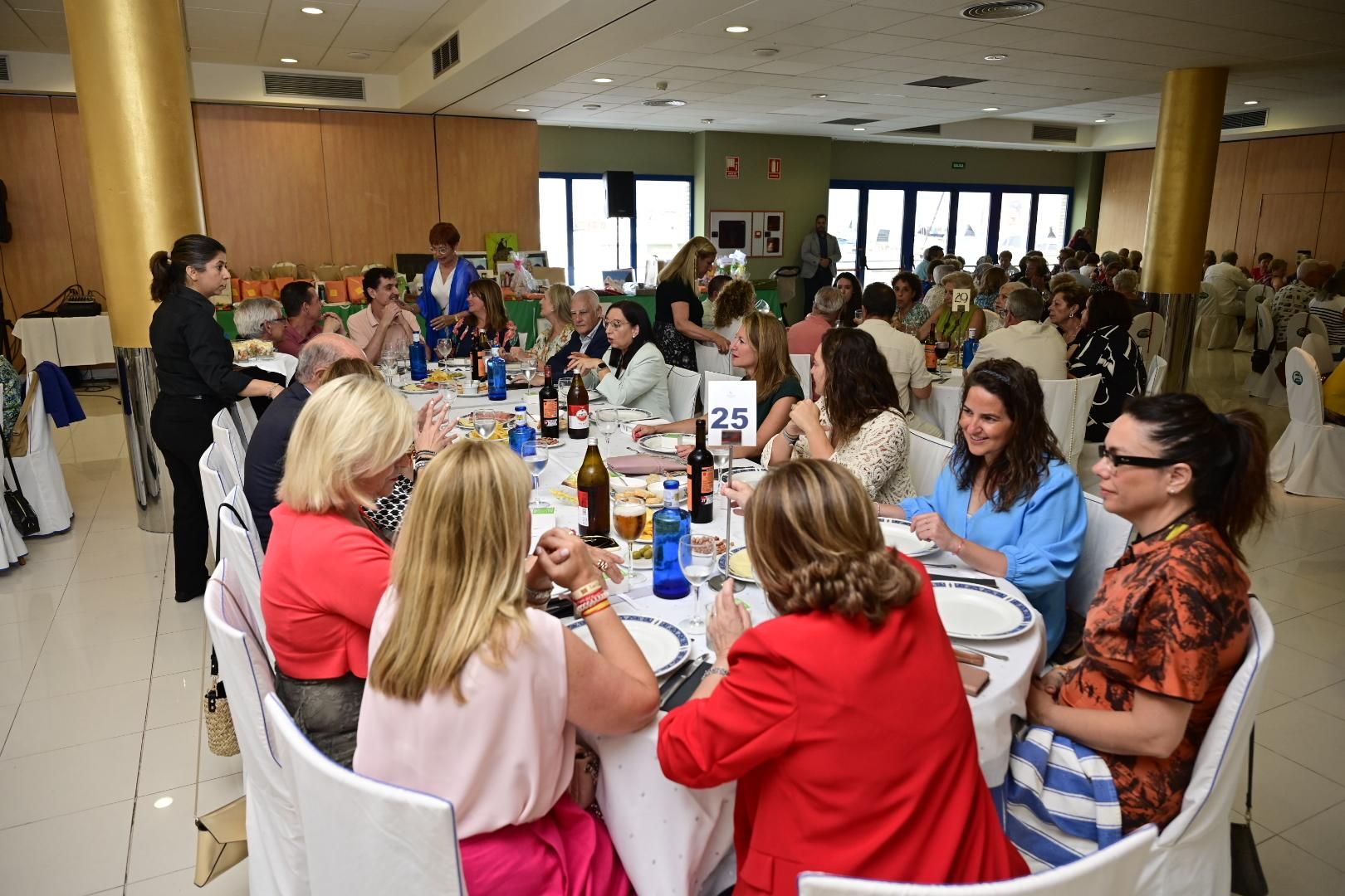 Gala solidaria a beneficio de la Asociación Conta el Cáncer en Castelló