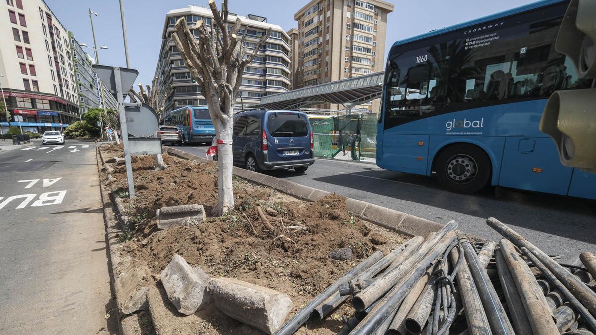 Inicio de las obras de reparación del colector de la estación de bombeo del Teatro Pérez Galdós.