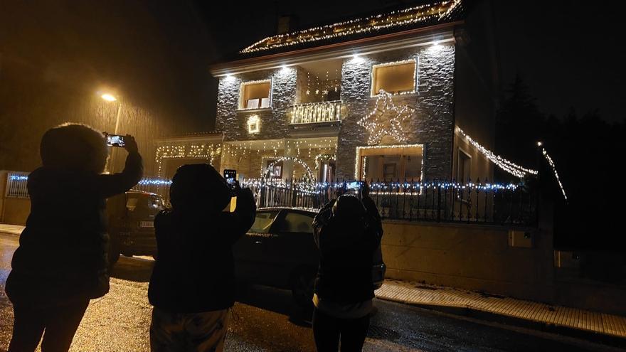 ¿De quién es esa casa con 15.000 luces led?