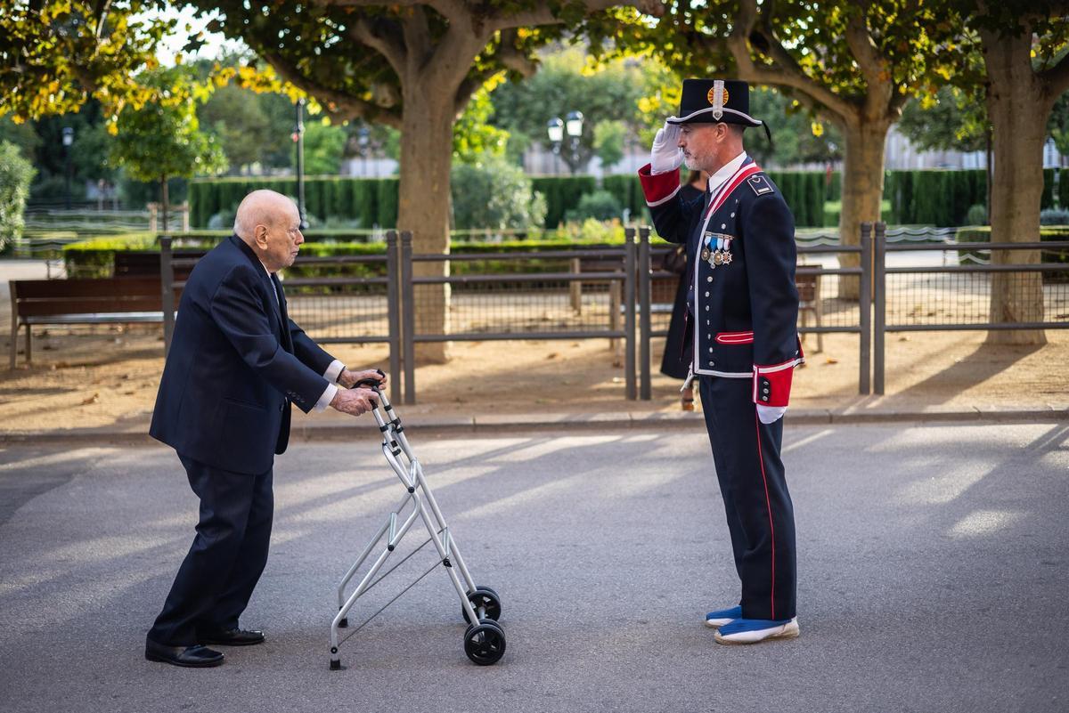 L'expresident de la Generalitat Jordi Pujol, a l'exterior del Parlament de Catalunya.