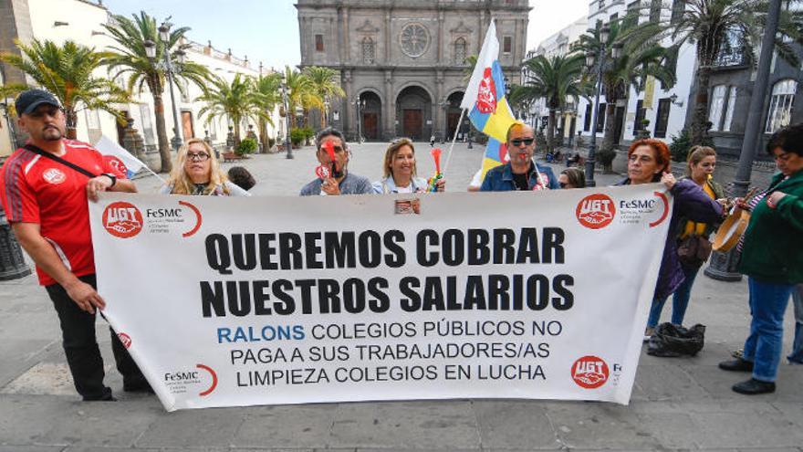 El suplicio de las limpiadoras de colegios