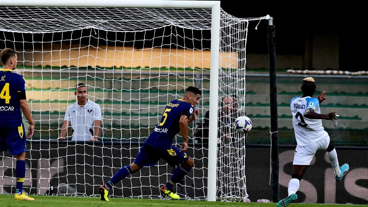 Victor Osimhen, delantero del Nápoles, en una acción frente al Hellas Verona