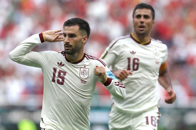 España asegura la primera plaza con una victoria áspera y sin brillo ante Uruguay