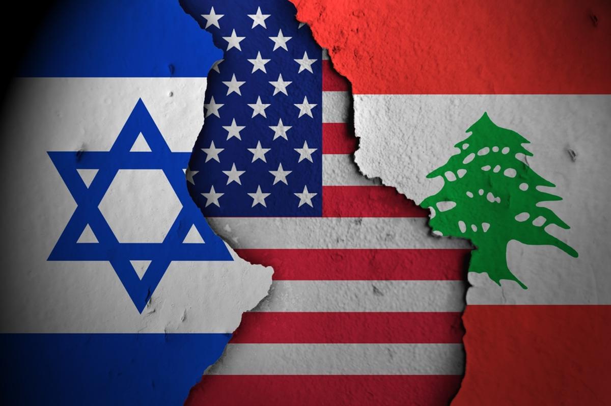 Banderas de Israel, Estados Unidos y Líbano.