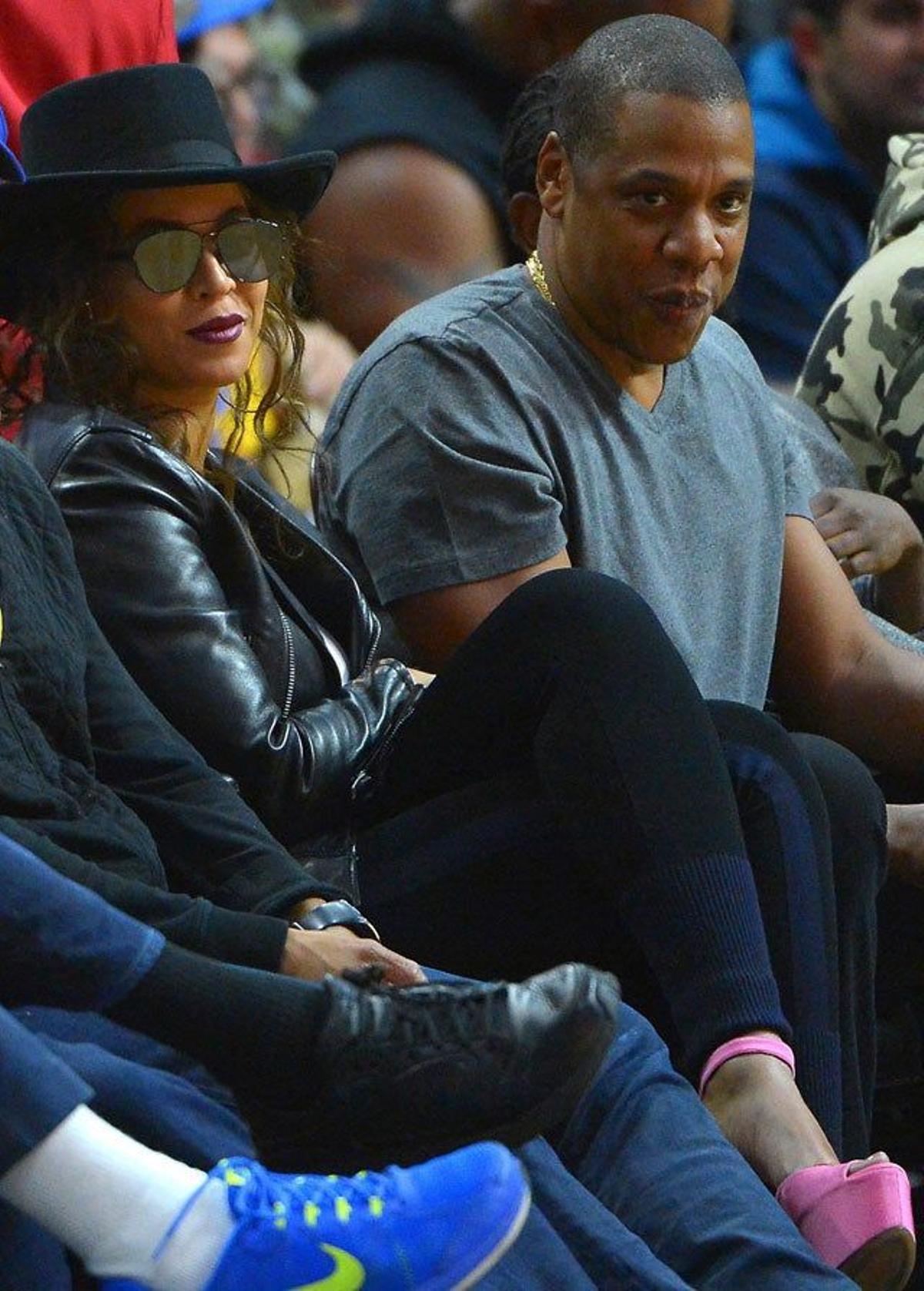 Beyonce y Jay Z, espectadores VIP en un partido de la NBA