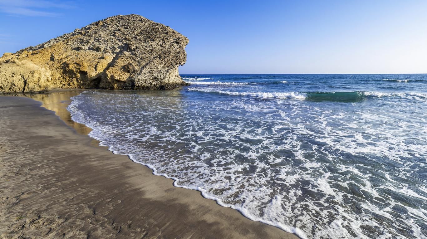 La roca volcánica Peineta de Mónsul