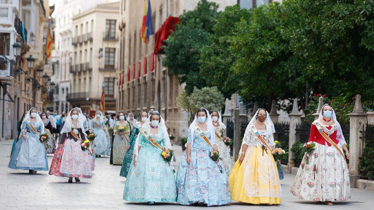 Búscate en el segundo día de Ofrenda por la calle Caballeros (entre las 18.00 y las 19.00 horas)