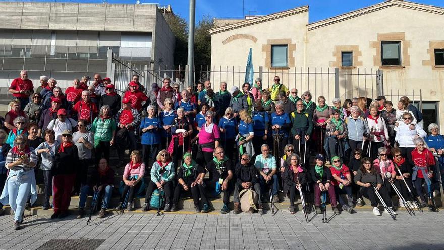 Collbató participa en la passejada de marxa nòrdica a l’Hospitalet de Llobregat