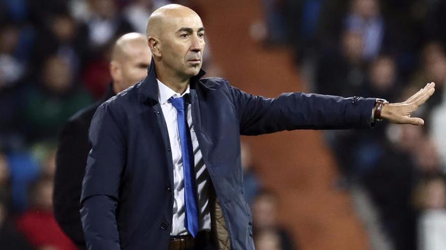 Pako Ayestarán, entrenador de la UD Las Palmas, en el Santiago Bernabéu.