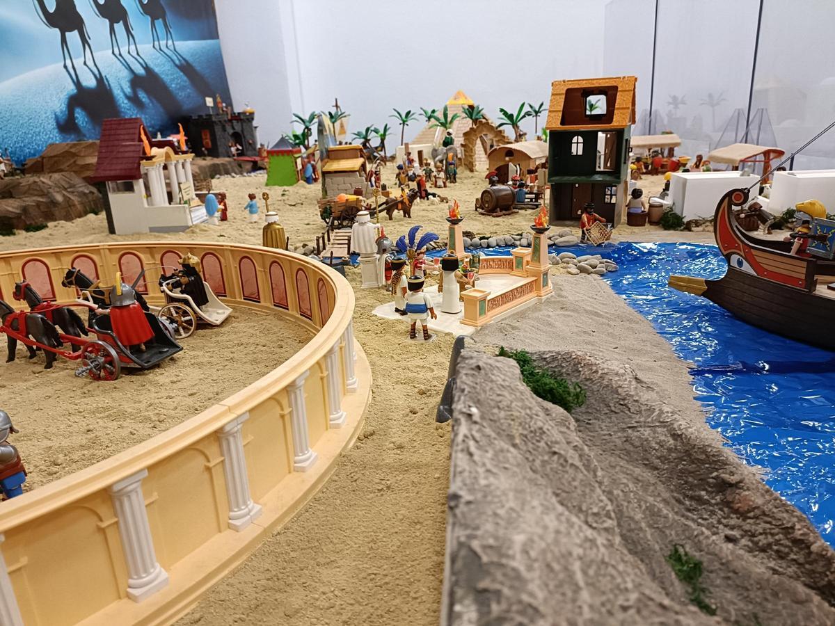 Detalle del nacimiento creado con figuras de Playmobil.
