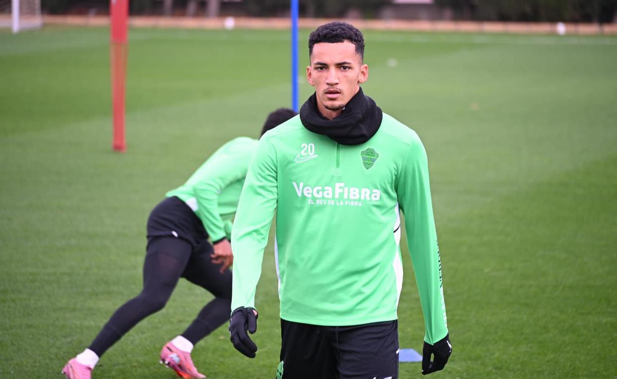 Entrenamiento del Elche previo al partido contra el Real Madrid