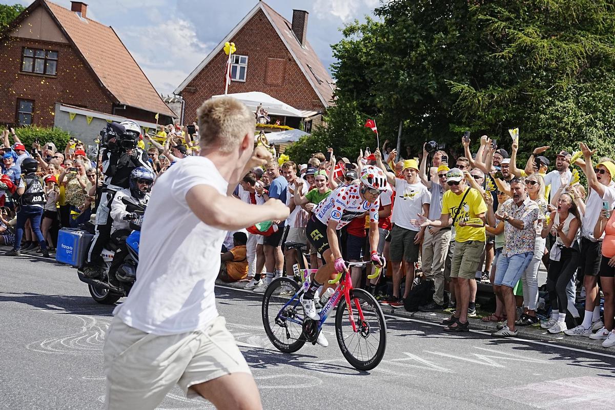 Veijle (Denmark), 03/07/2022.- Danish Magnus Cort Nielsen of Team EF at Cote de Koldingvej during the third stage of the Tour de France 2022 cycling race, over 182 km, between Vejle and Soenderborg, in Veijle, Denmark, 03 July 2022. (Ciclismo, Dinamarca, Francia) EFE/EPA/BO AMSTRUP DENMARK OUT