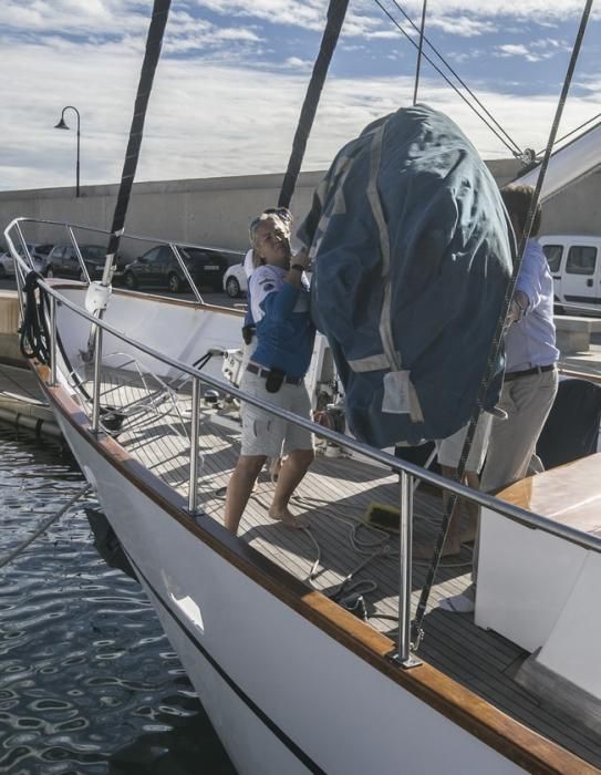 14/11/2016  deporte aventura sanidad  cinco mujeres que han superado el cancer cruzarán el atlántico patrocinadas por  pelayo que han realizado una escala en el muelle de marina de san miguel realizando un entrenamiento en la bahia