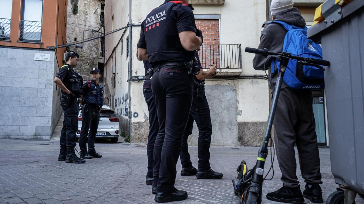 Imatge d'arxiu d'un dispositiu de seguretat ciutadana a Manresa