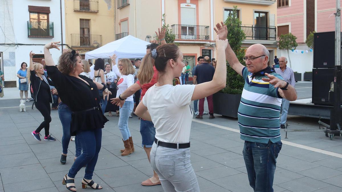 Ondenses y visitantes disfrutan de un fin de semana flamenco con un completo programa de actividades.