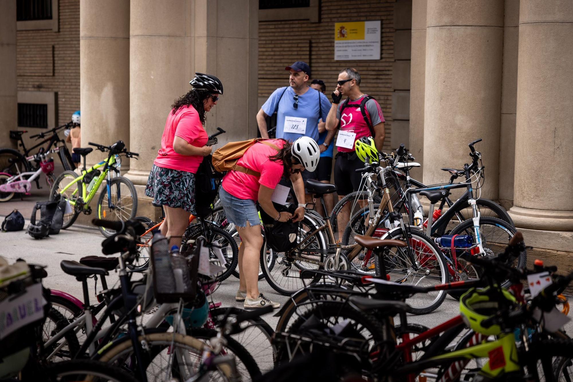 En imágenes | La tradicional bicicletada escolar toma las calles de Zaragoza este domingo