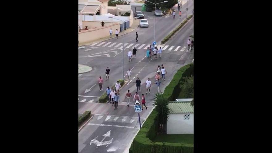 Pelea multitudinaria a puñetazos y patadas en Campoamor (Orihuela Costa) II