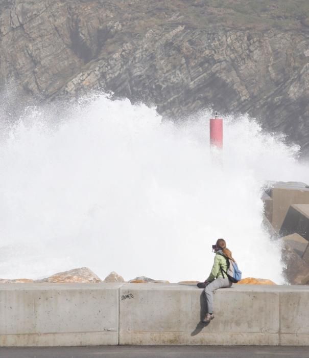 Temporal en Puerto de Vega.