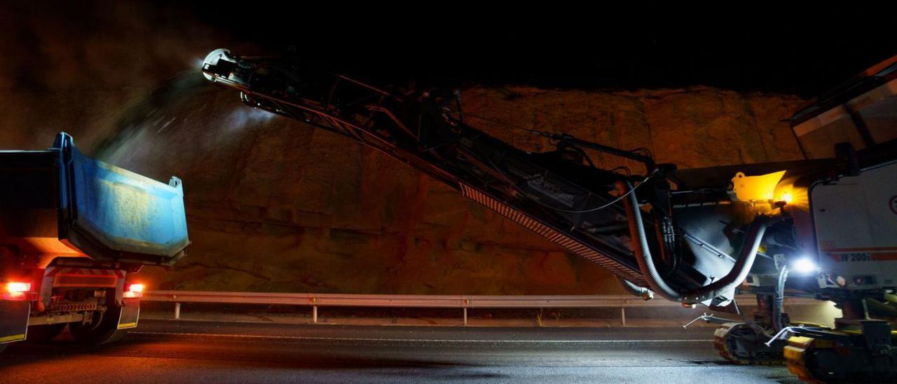 Obra de reasfaltado de la autopista del Sur.