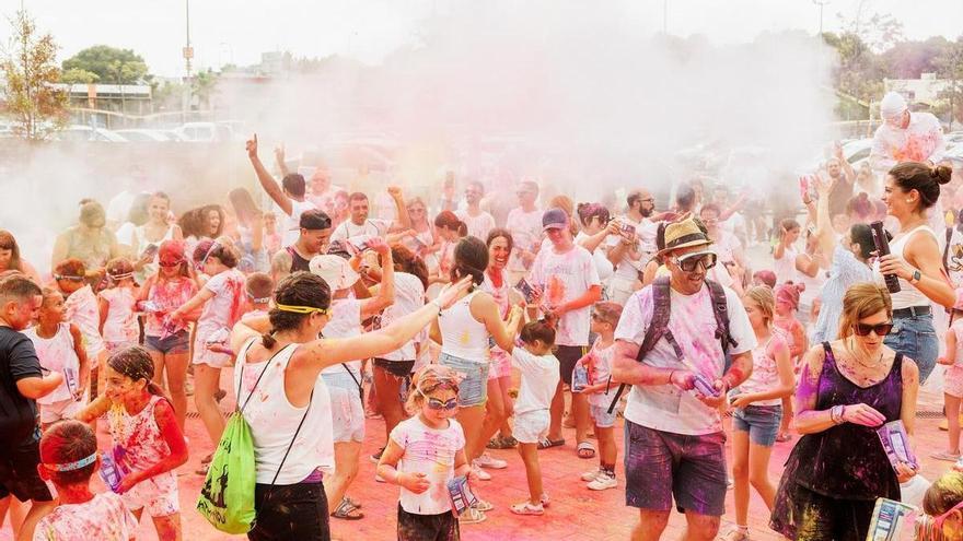 Éxito de participación en la fiesta Holi Party de FAN Mallorca