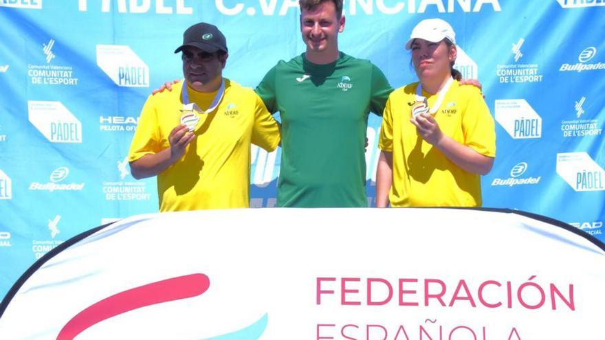 Xavi Sacarés y Sara Guasch con sus medallas. | ADDIF