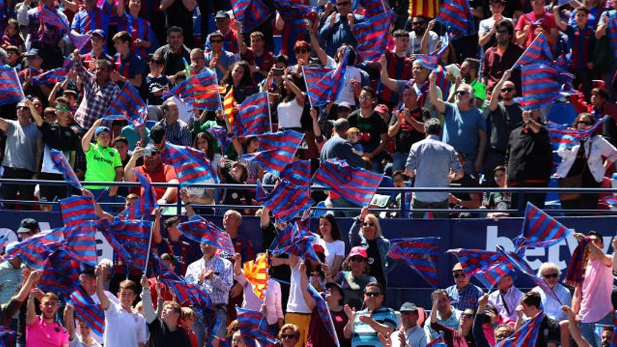 Pantalla gigante en el estadio para la &#039;final&#039;