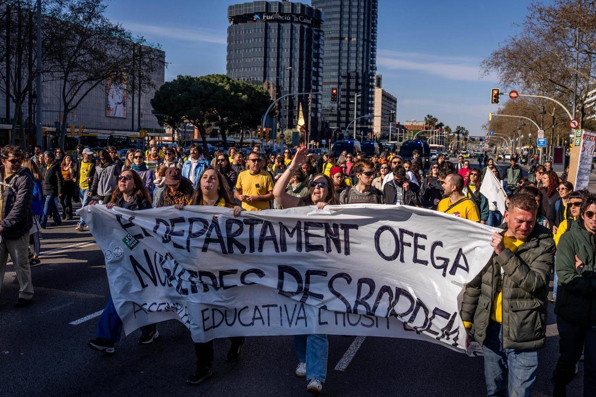 La manifestación de profesores toma el centro de Barcelona