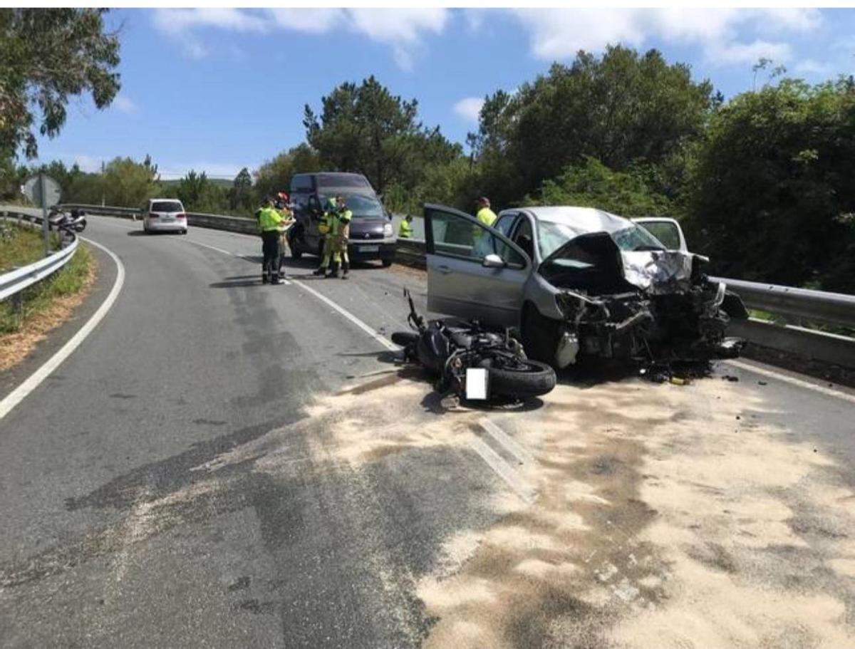 Moto de Josep, arrollada por un turismo que invadió su carril a más de 120 km/h en una curva limitada a 70.