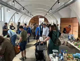 El Mercadillo del Click regresa a Colunga con magia, dioramas y figuras XXL