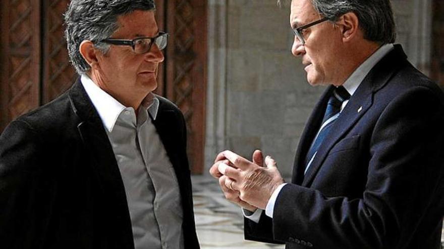 Artur Mas i l&#039;alcalde del Prat, Lluís Tejedor, després de signar l&#039;acord