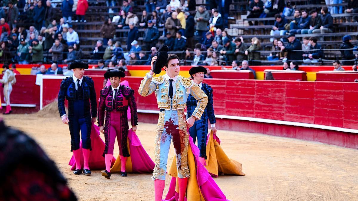 Mario Vilau, nuevo novillero catalán que ofreció una tarde llena de ambición y convenció a la parroquia valenciana.