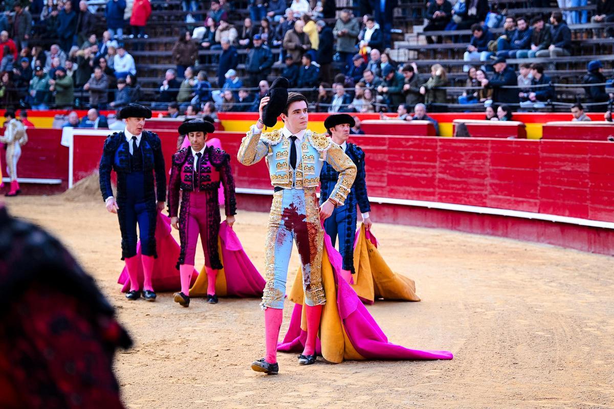 Mario Vilau, nuevo novillero catalán que ofreció una tarde llena de ambición y convenció a la parroquia valenciana.