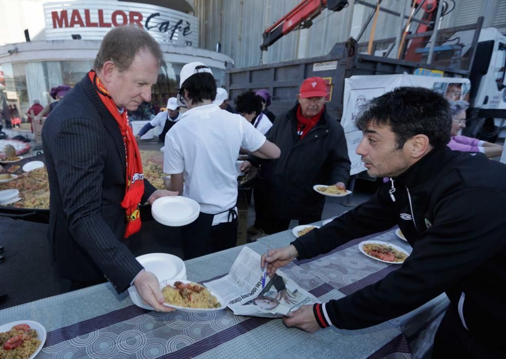 Paella e instantes previos al partido del Centenario