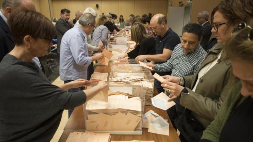 La Junta Electoral Provincial comienza el segundo recuento de los votos