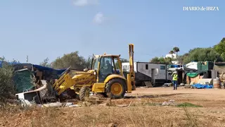 Comienza el desalojo del poblado chabolista de Ibiza Can Rova 2