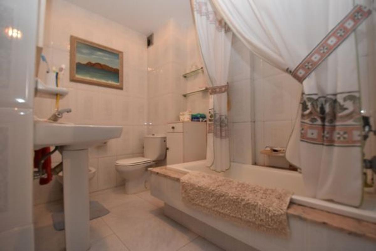 Piso en venta en Noia, A Coruña