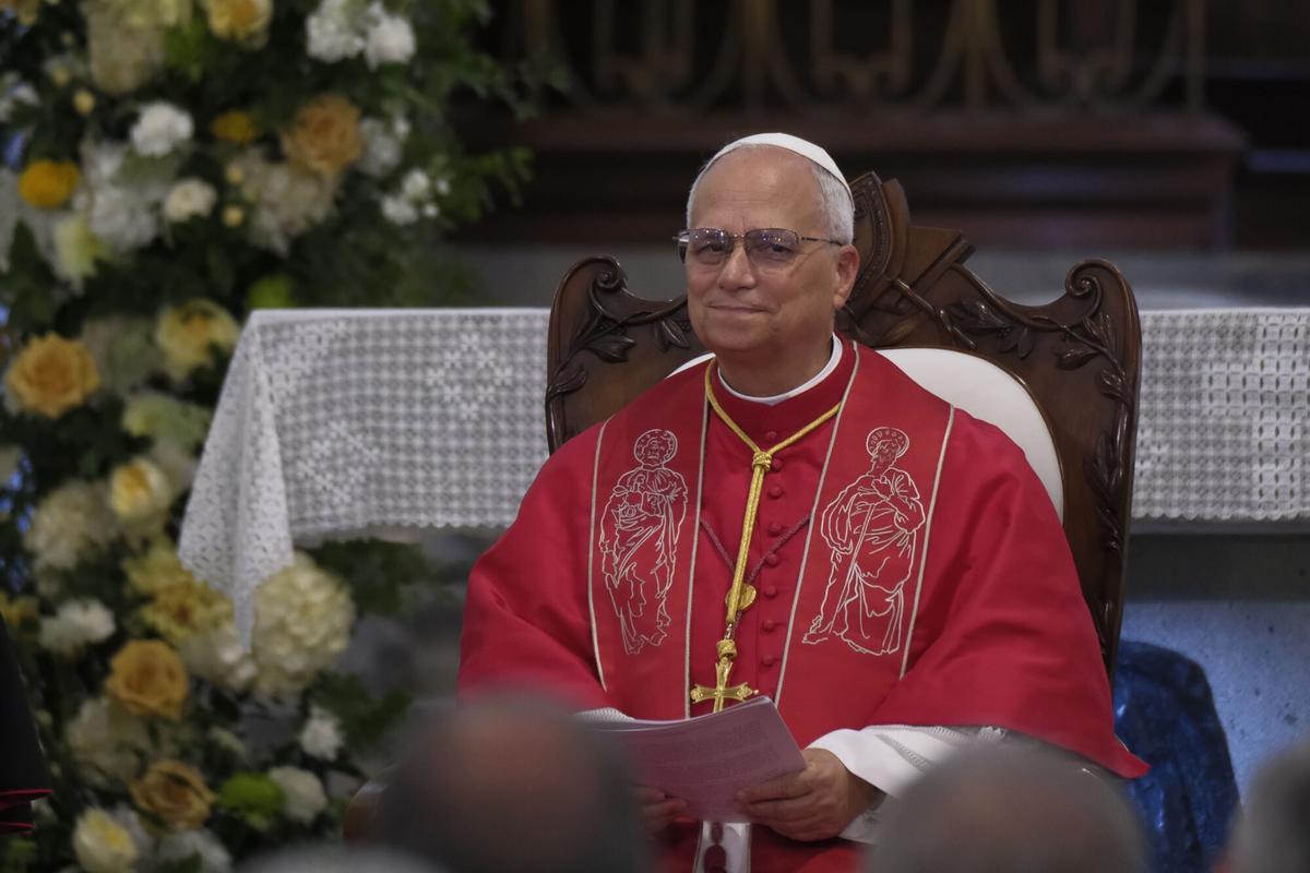 El papa León XIV durante un encuentro con obispos, sacerdotes, diáconos, religiosos, seminaristas y agentes de pastoral en la Catedral de Santa Ana este jueves, en Las Palmas de Gran Canaria.