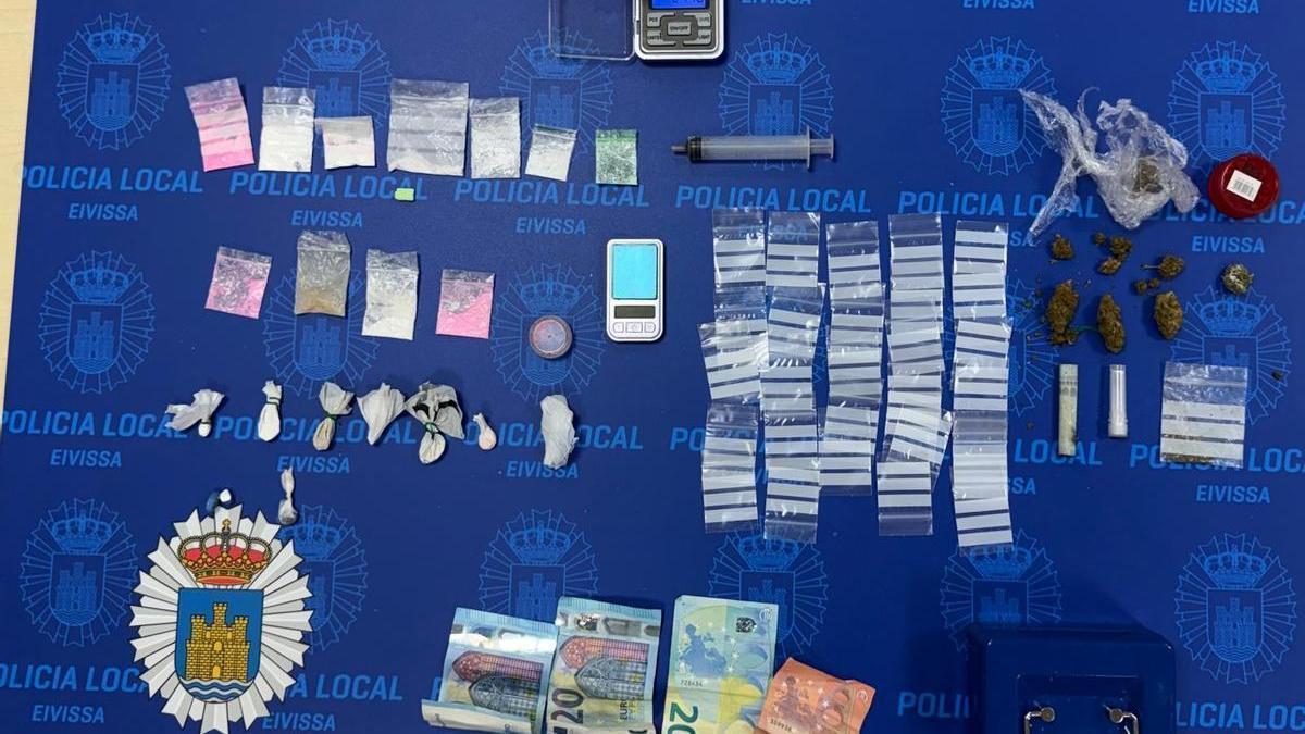 Sustancias incautadas en la redada en un local de Ibiza