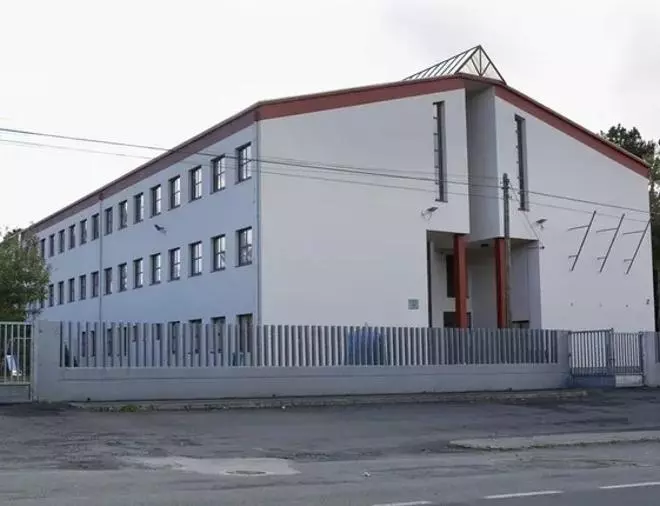 Preocupación en Vimianzo pola redución de dous docentes no CEIP Baíñas