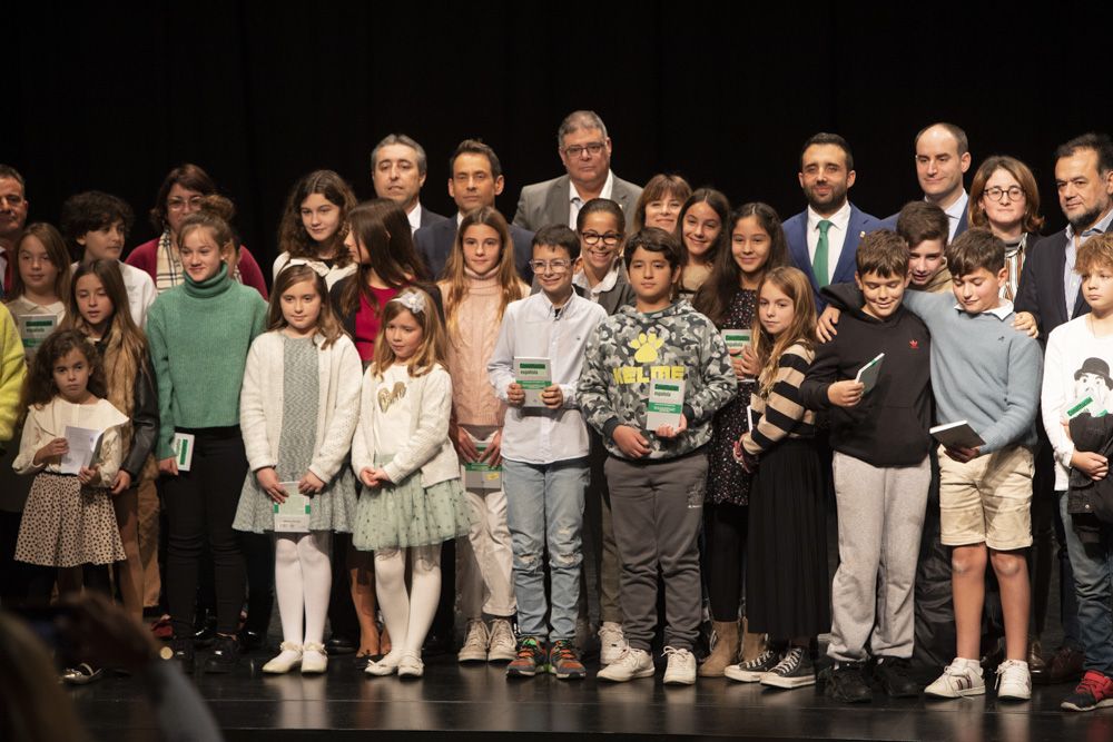 Lectura de la Constitución en el Centro Mario Monreal de Sagunt.