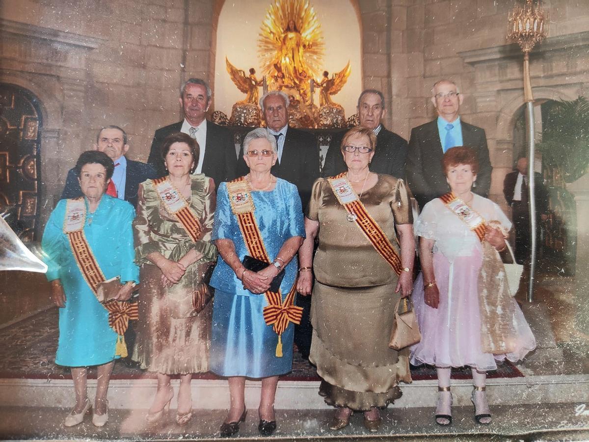 Foto de cuando Caridad fue reina de la tercera edad.