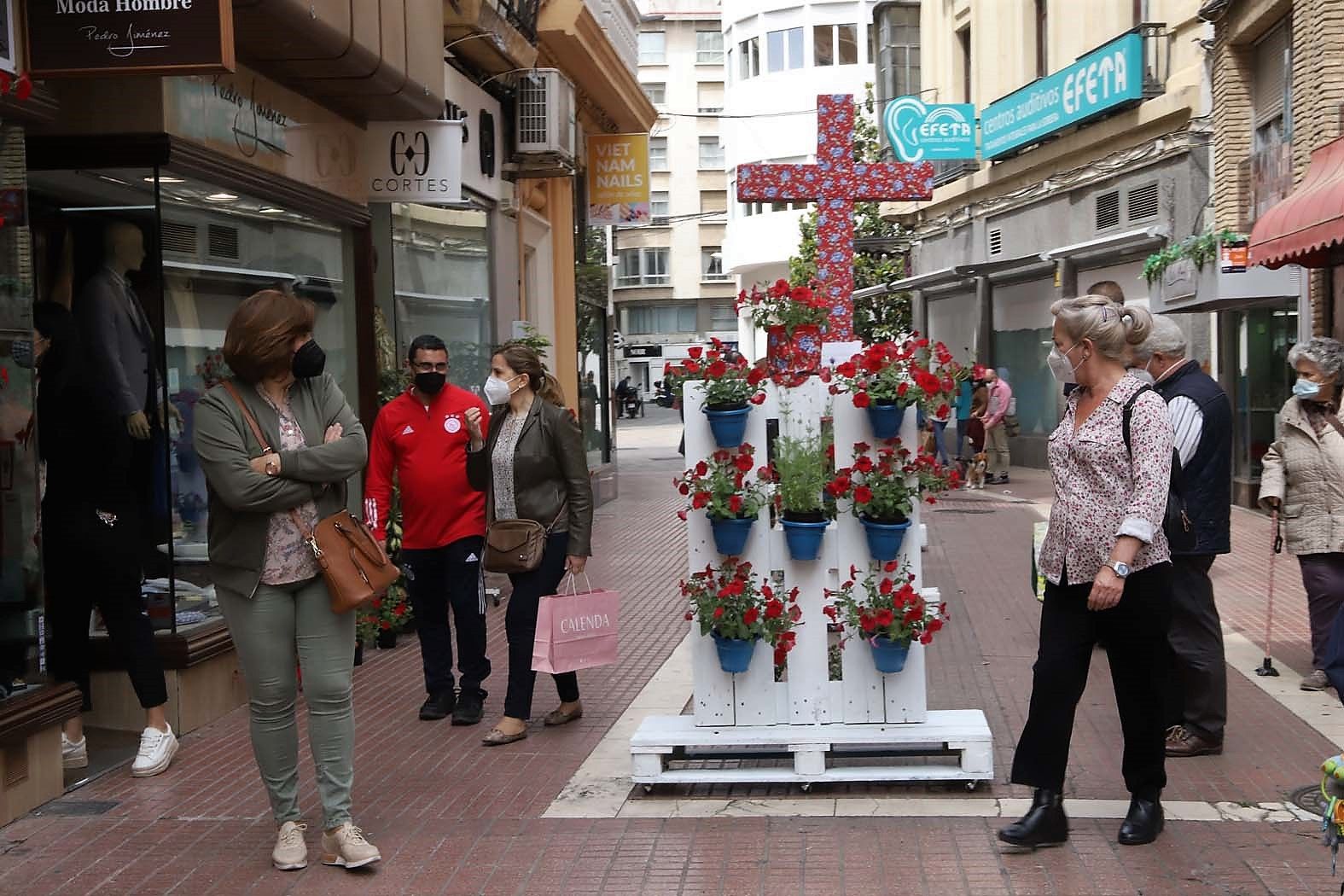 Primer concurso de cruces de mayo para escaparates