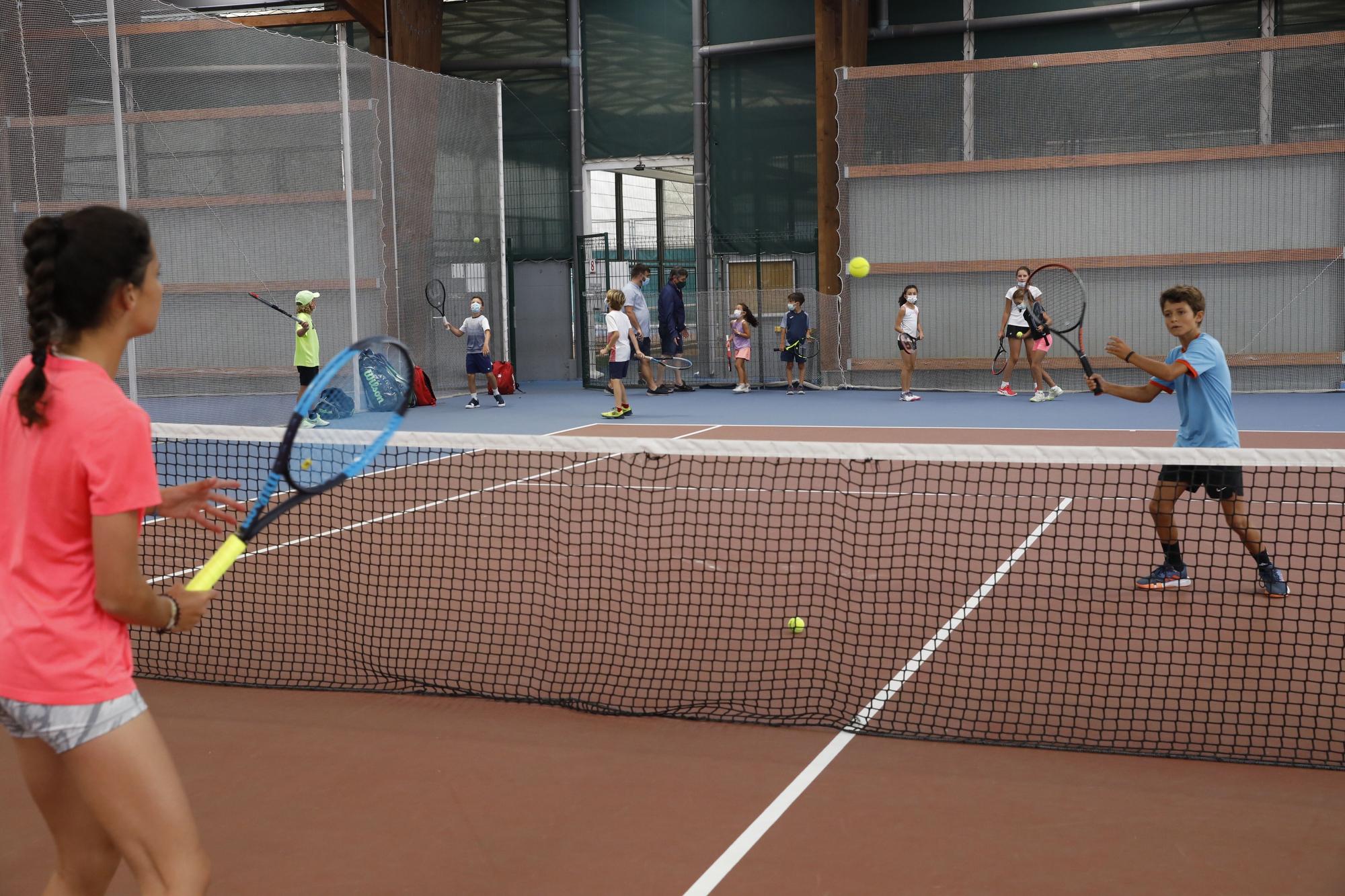 El día después de la victoria de Carreño: Grupo Covadonga, en el Santa Olaya y en el club de Tenis de Gijón