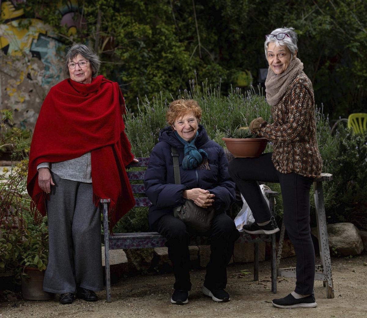 Rosa Ricart, Dolors  Perich i Marta Montcada, integrants de Salvem  el Jardí 2014, dijous. | PAU GRACIÀ