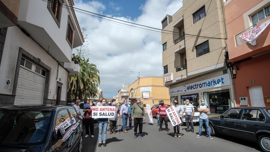 Protesta vecinal en Lomo Los Frailes por la colocación de antenas