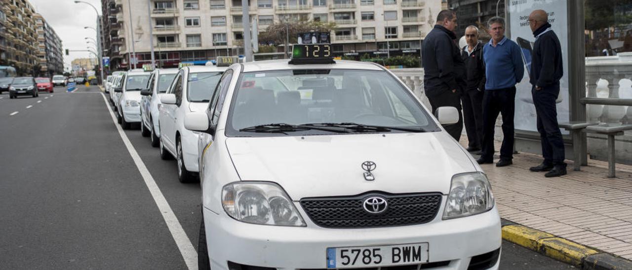 La tarifa urbana de los taxis llegará el próximo año hasta Las Mesas y  Tenoya - La Provincia