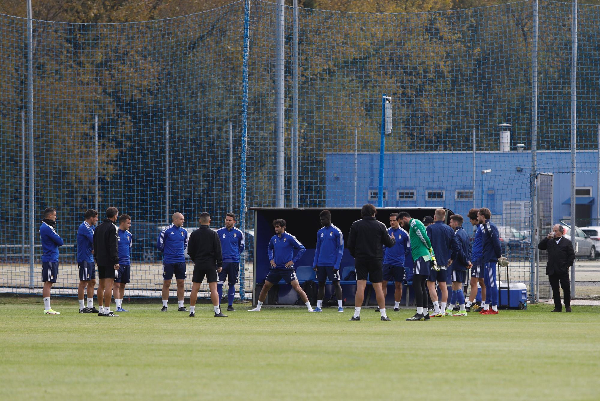 Las imágenes del entrenamiento del Oviedo tras la derrota ante el Burgos