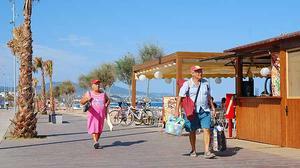 Els ciutadans de Badalona han fet seu el Passeig Marítim en un temps rècord.
