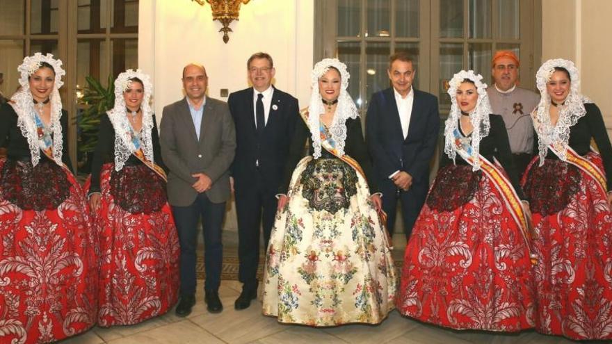 Echávarri con Zapatero, Puig y las Belleas en un acto en Valencia